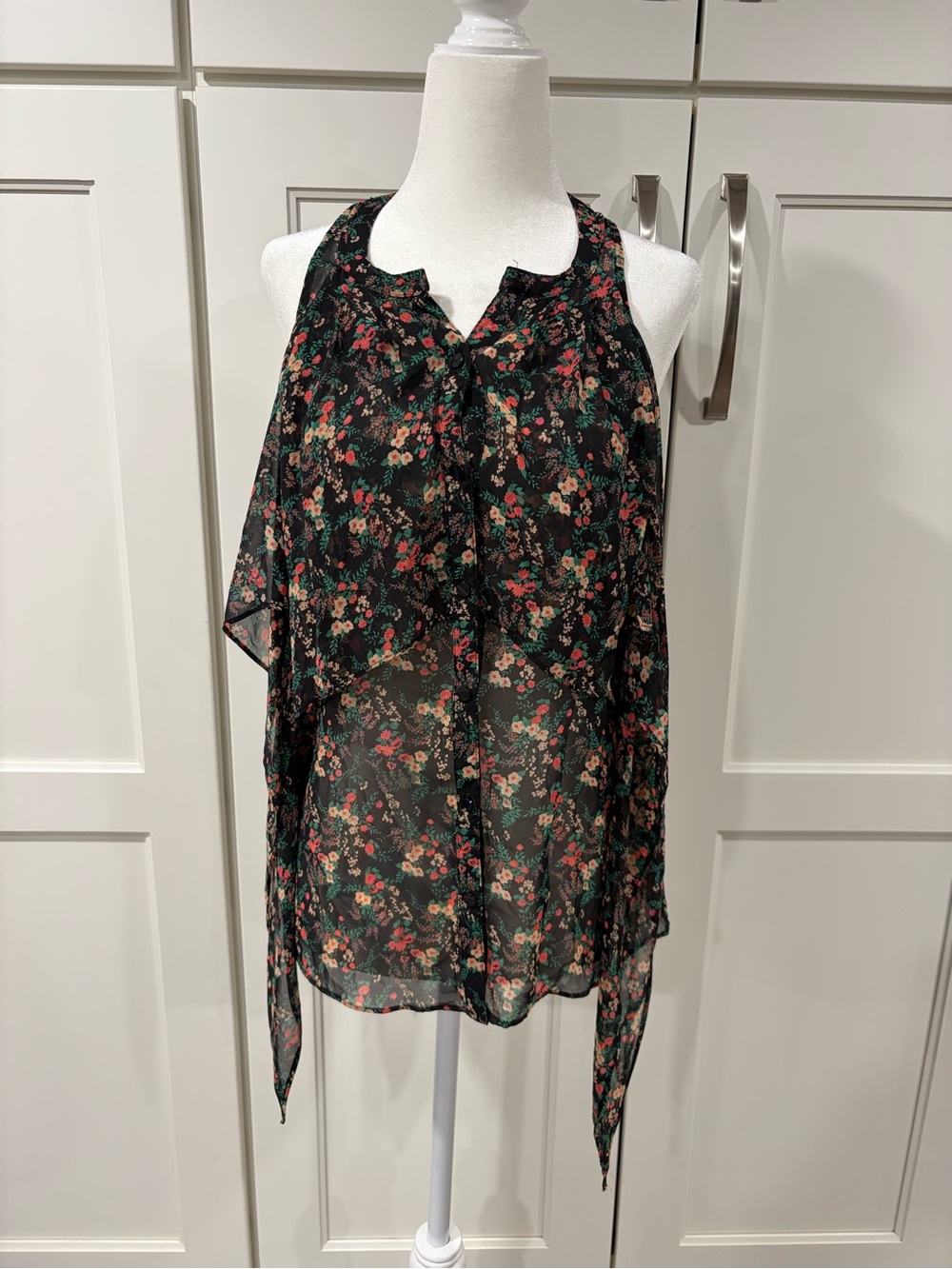 Princess Vera Wang Cascade Button-Front Tank